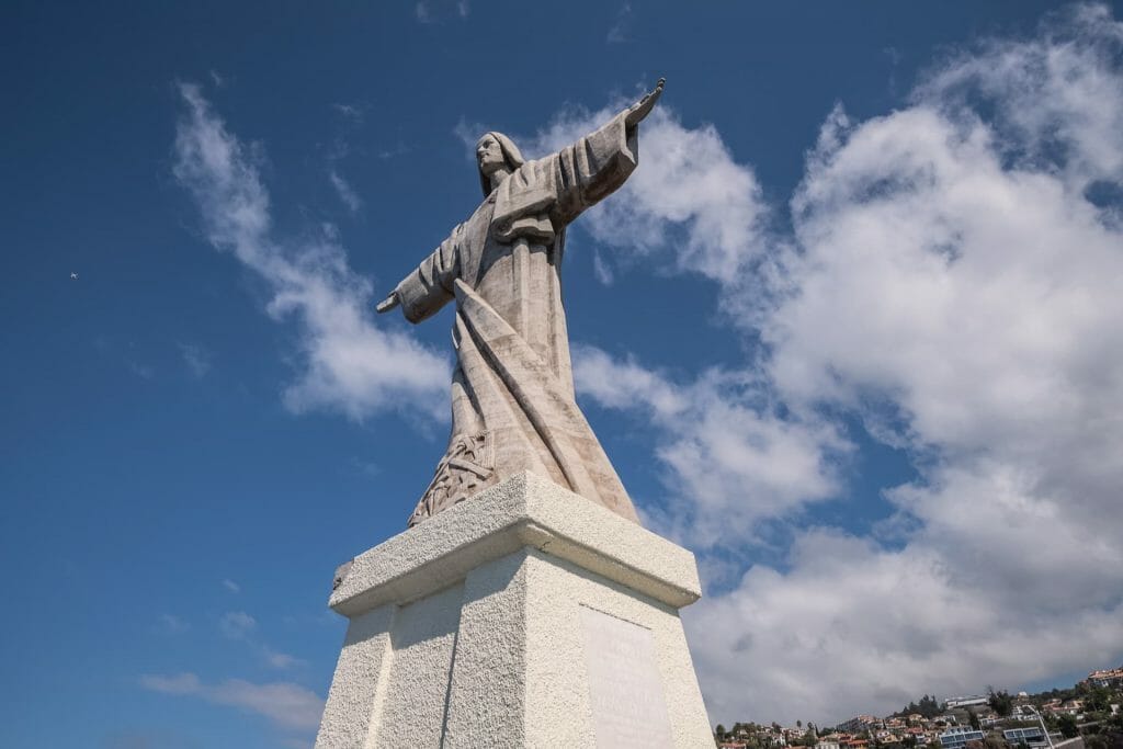 Cristo Rei Statue: Garajau's Irresistible Marvel 1 Cristo Rei