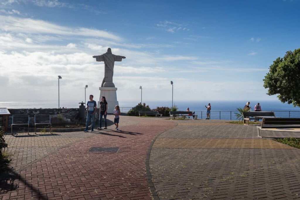 Cristo Rei Statue: Garajau's Irresistible Marvel 3 Cristo Rei